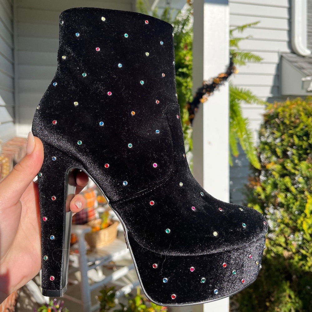 Kurt Geiger Black Velvet Platform Ankle Boots with Multicolor Studs Sz 38.5